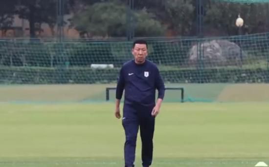 泳池中的秘密